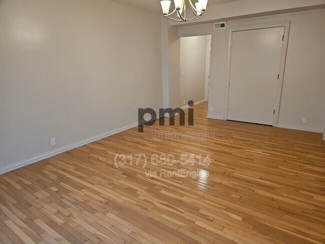 Building Photo - 1 W 28th St