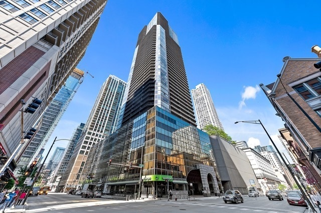 Building Photo - 10 E Ontario St