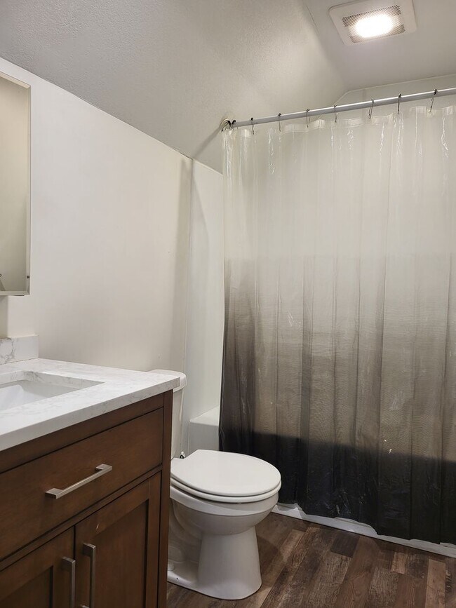 Building Photo - 1620 SW College Ave