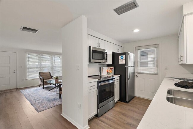 Building Photo - 477 Circlewood Dr