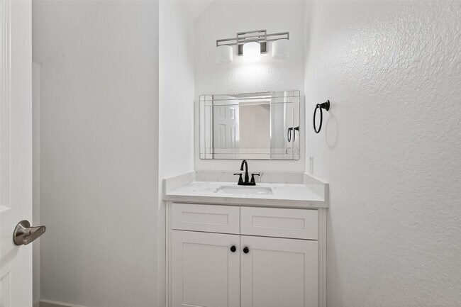 Building Photo - 22115 Oakcreek Hollow Ln