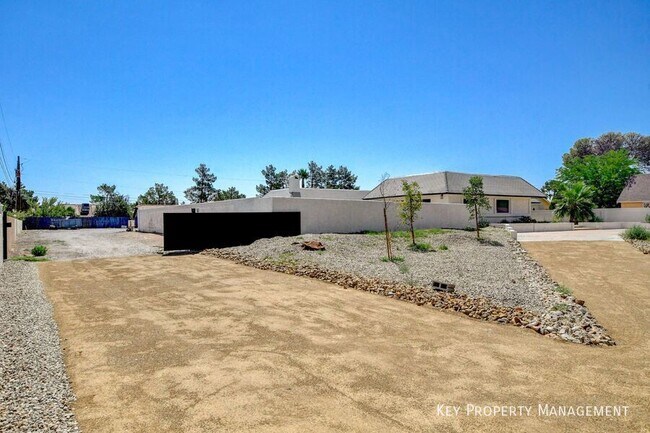 Building Photo - 3962 Euclid St