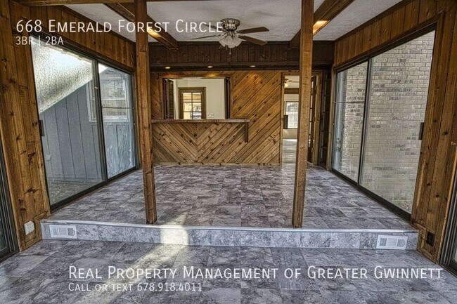 Building Photo - Beautiful Ranch Home with Sky Lights and L...