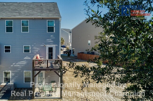 Building Photo - Spacious 3-Story Townhome in the Heart of Carolina Beach — Backs to State Park