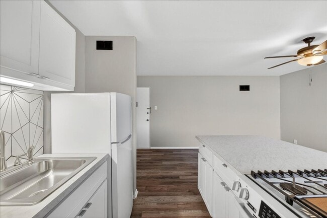 Building Photo - G-Unit