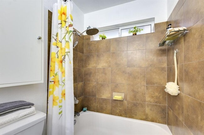 Building Photo - 507 Clear Spring Ln