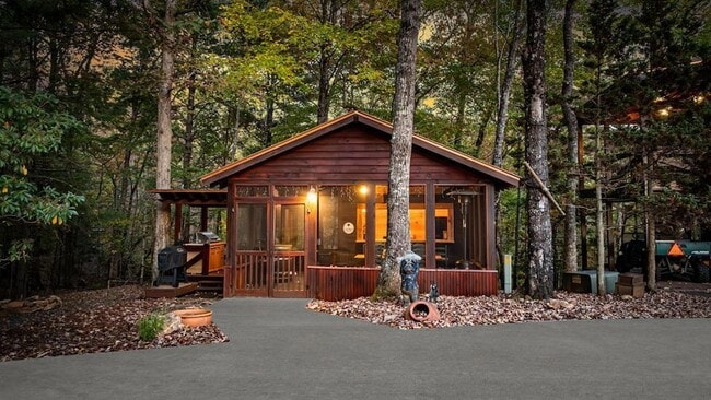 Building Photo - 212 Dogpatch Ln