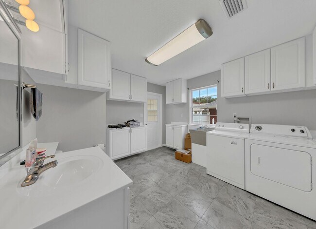 Building Photo - Beautiful 3 Bedroom in Fort Walton Beach