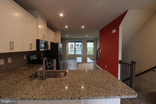 Building Photo - 6210 Monitor St