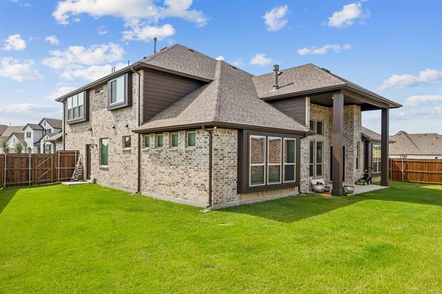 Building Photo - 2219 Desmond Dr