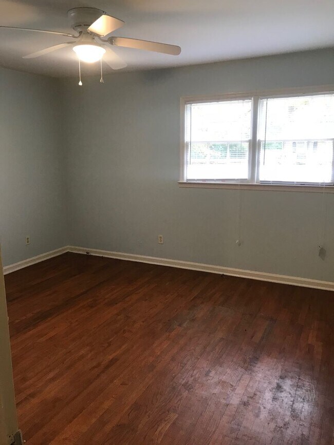 Building Photo - Riverdale Duplex Available July 2024