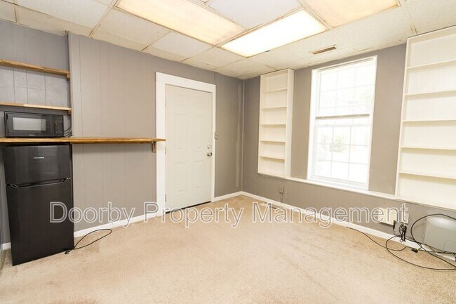 Building Photo - 1202 Duncan Ave