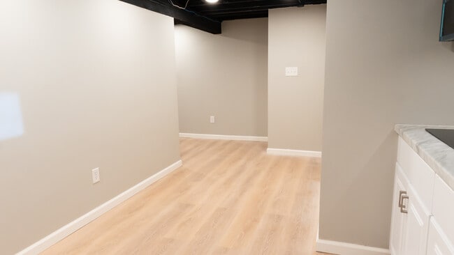 Building Photo - 144 Texas Ave