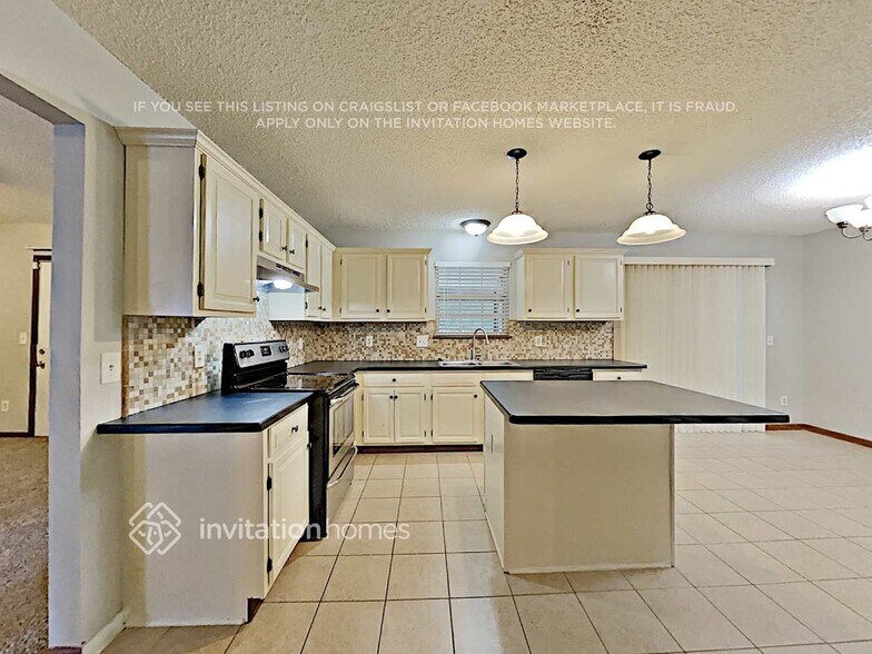 Building Photo - 12283 Deeder Ln
