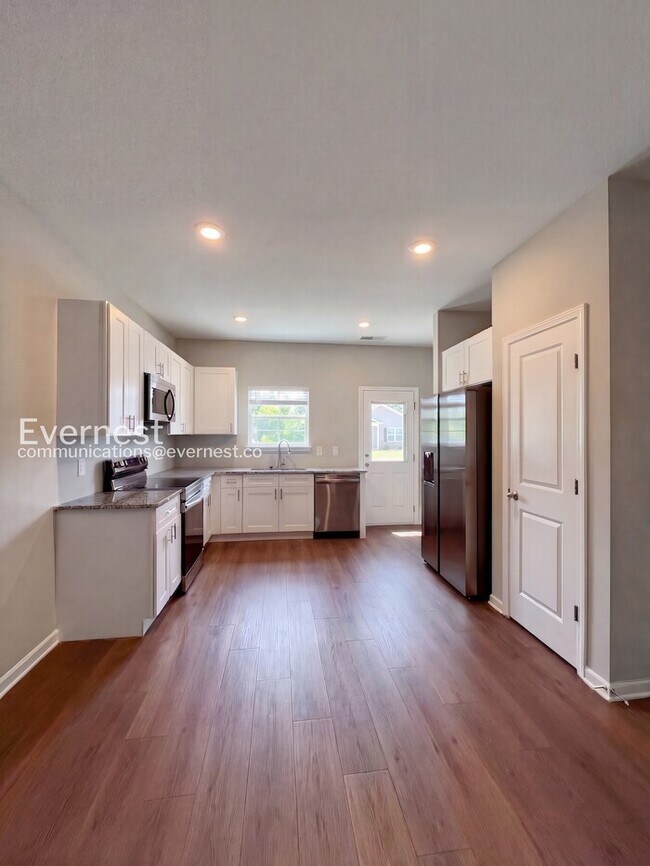 Building Photo - 215 Tara Ct