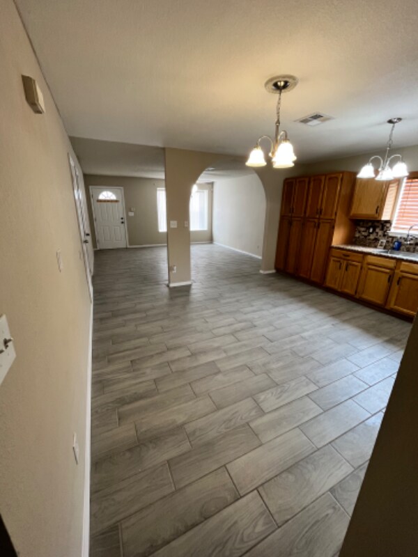 Building Photo - 2365 Tierra Humeda Dr