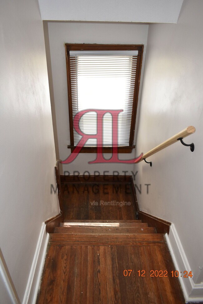 Building Photo - 765 E Deshler Ave