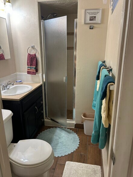 Building Photo - 10933 W 67th Pl