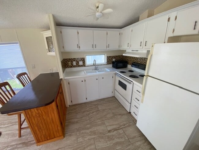 Building Photo - 4825-4A1A A1A S
