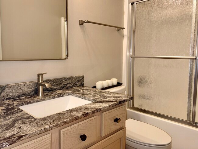 Building Photo - 13926 Forum Meadows Dr