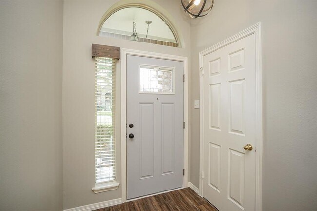 Building Photo - 6330 Diamond Rock Dr