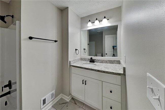 Building Photo - 107 Hartley Woods Dr