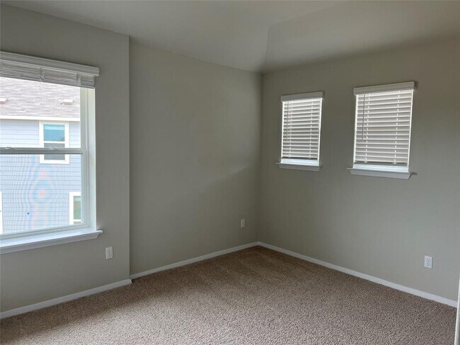 Building Photo - 125 Hidden Branch Cv