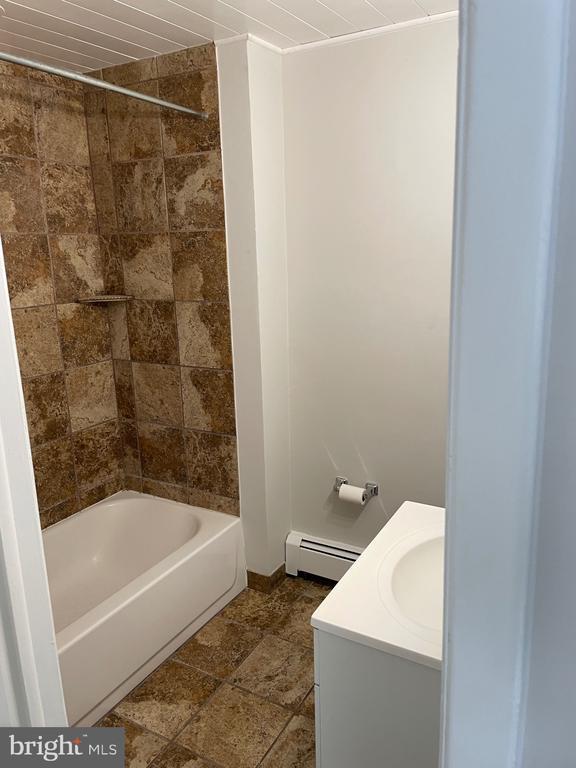 Building Photo - 123 4th Ave