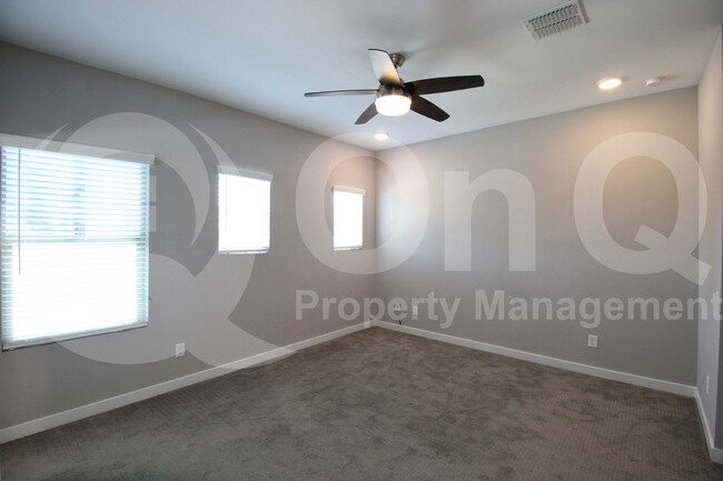 Building Photo - 2234 W El Caro Dr