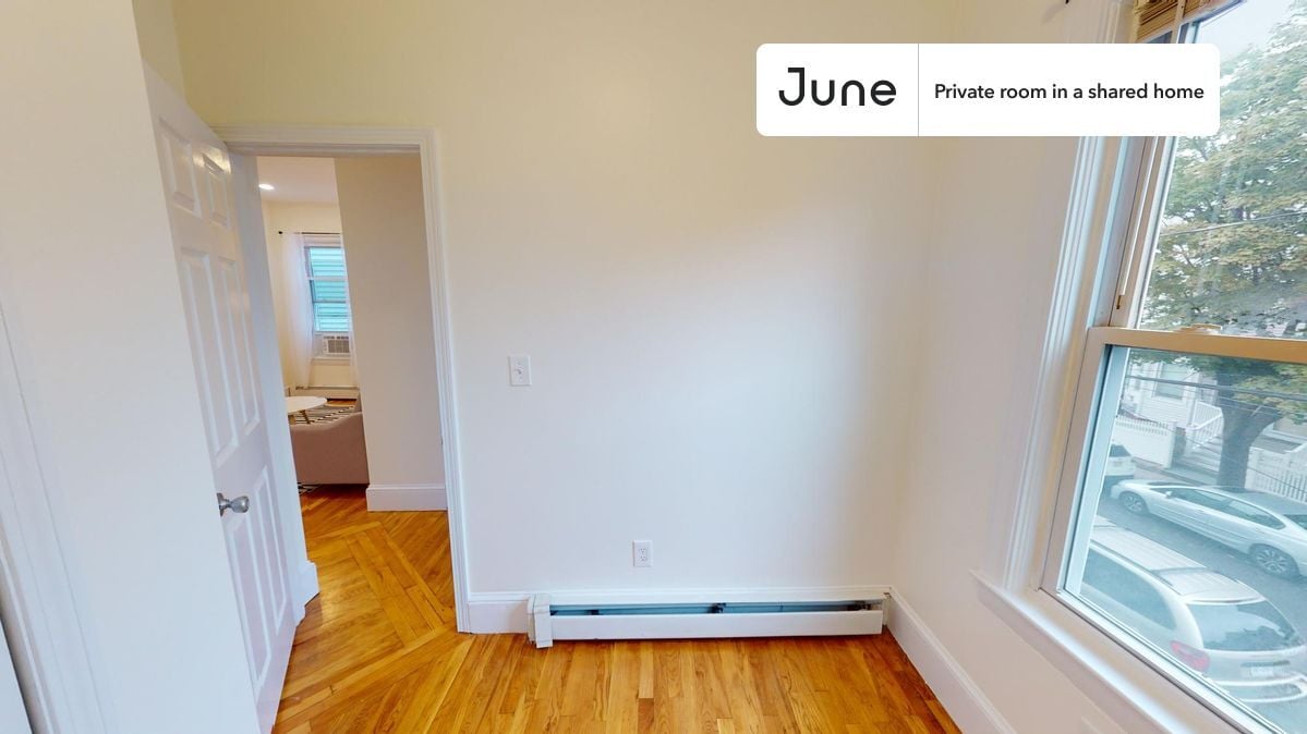 Building Photo - Room in Shared 3 bed/1 bath home
