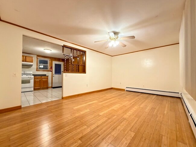 Building Photo - 45 Kinglet Dr