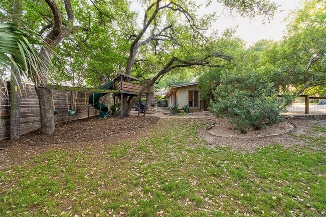 Building Photo - 2301 Westway Cir
