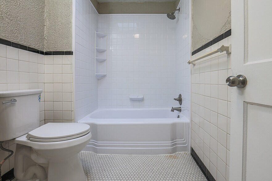 Building Photo - 130 Reedbird Ave