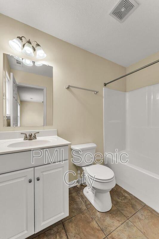 Building Photo - 3721 Keri Ln NE