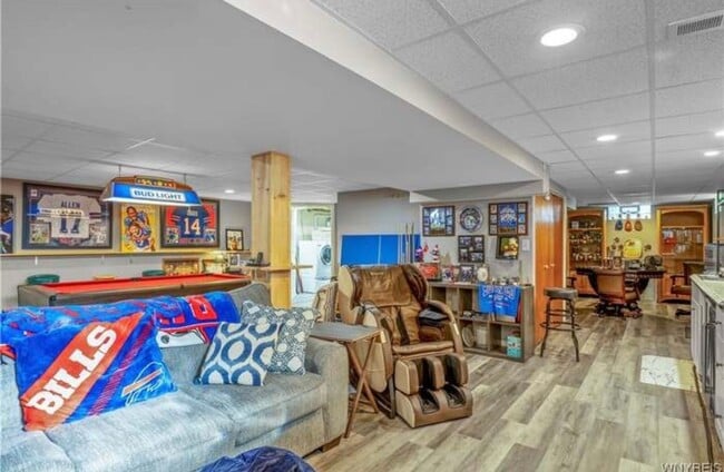 Building Photo - 3 bedroom 2 bath in the heart of Niagara F...