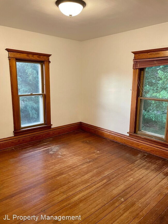 Building Photo - 4 br, 2 bath House - 2208 E Redwood Blvd