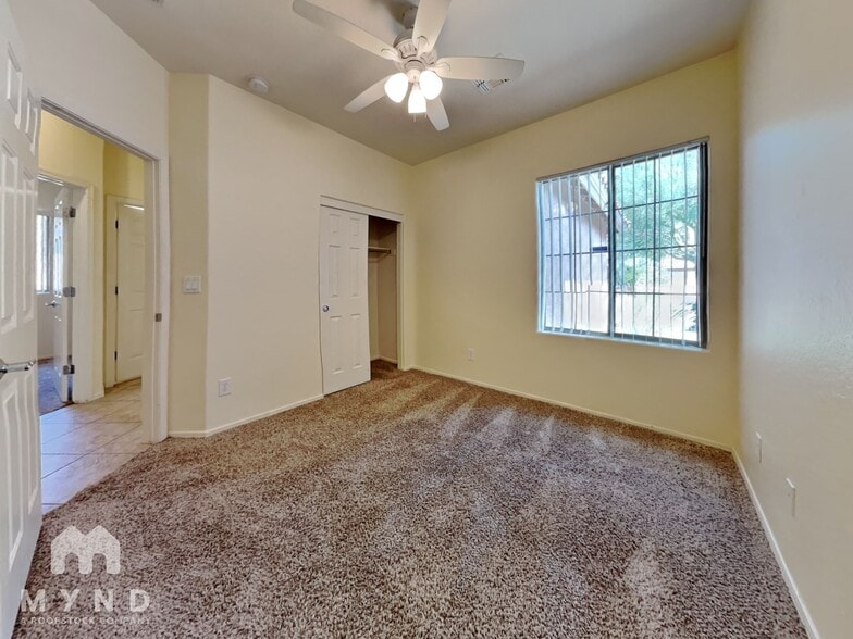 Building Photo - 38024 N Pagoda Ln