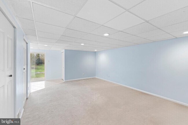 Building Photo - 219 Liberty Dr