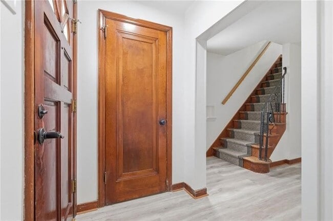 Building Photo - 3841 Lawnview Ave