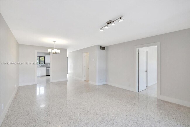 Building Photo - 2190 NE 51st Ct