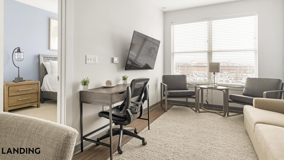 Building Photo - 302 13th St S