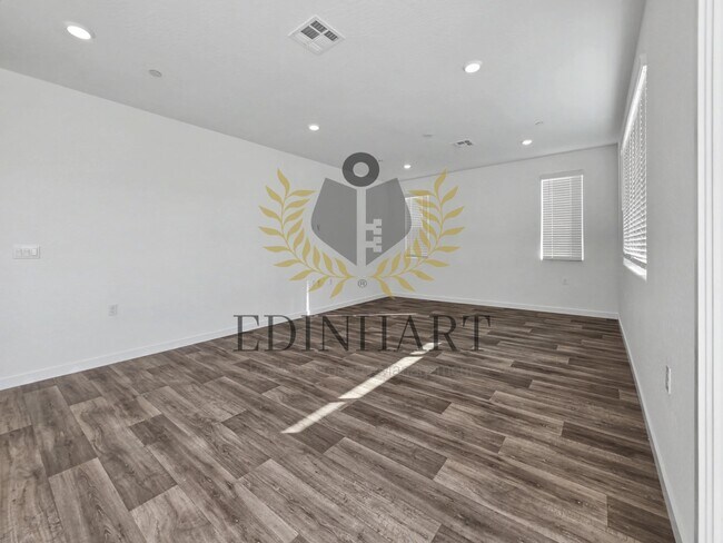 Building Photo - 1820 Klamath Rd S