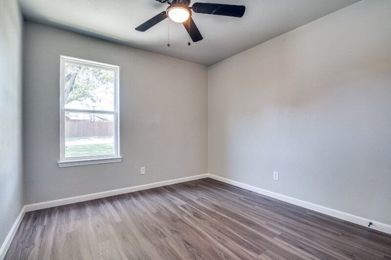Building Photo - 1005 Via Balboa