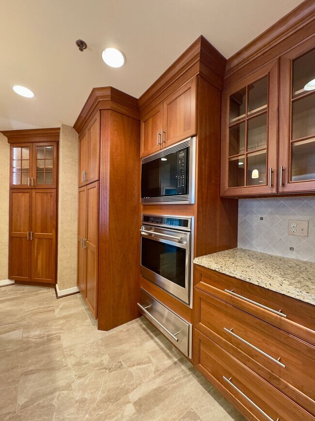 Building Photo - Elegant 2 Bedroom/2.5 Bathroom Apartment with Den, 2 Parking Spaces, and Storage Unit in Canton, ...