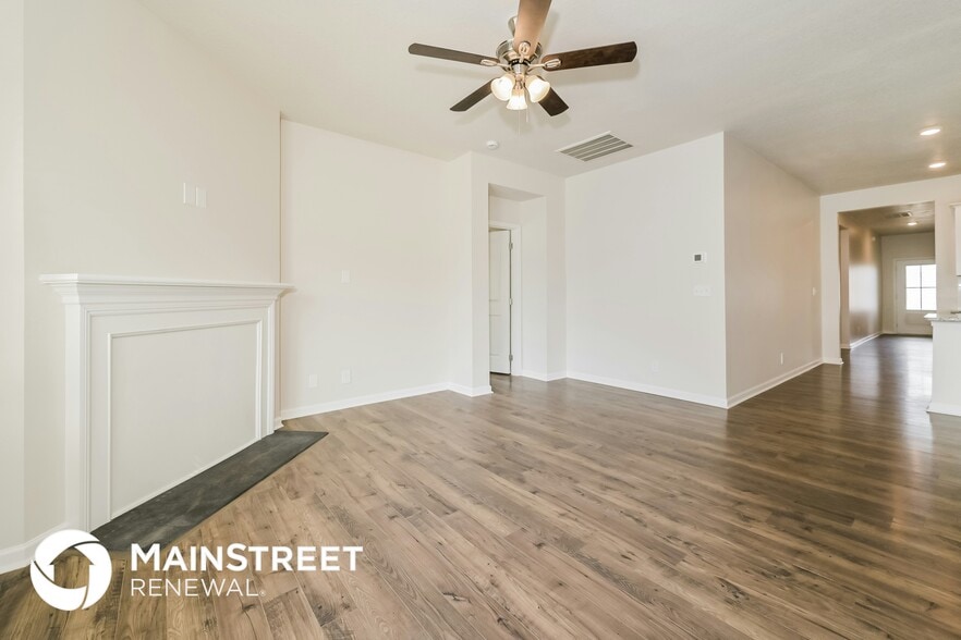 Building Photo - 2605 Red Barn Rd