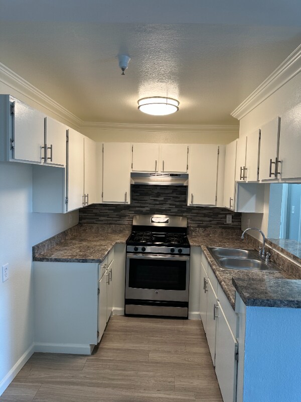 Building Photo - 5811 Tujunga Ave