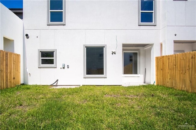 Building Photo - 30 Corales St