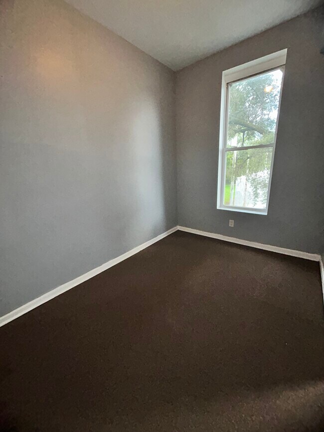 Building Photo - 146 W 66th St