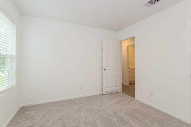 Building Photo - 15215 Abella Dr
