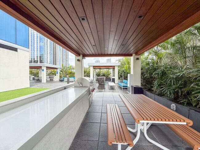 Building Photo - High-Floor 2BR Corner Unit with Expansive Views & 2 Parking at Azure Ala Moana